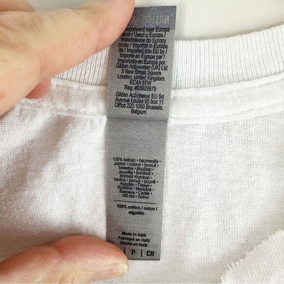 Taylor Swift Album Cover‎ White T-Shirt w/Cut-Out Neck Sz S - Picture 8 of 9